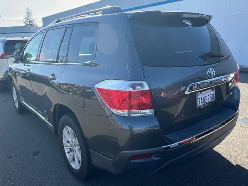 Used 2013 Toyota Highlander SE AWD/4WD image 6