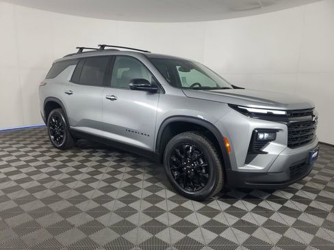 New 2026 Chevrolet Traverse LT w/ Midnight/Sport Edition image 2