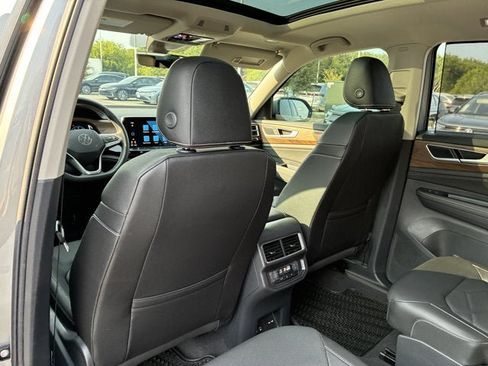 New 2026 Volkswagen Atlas SE FWD image 17
