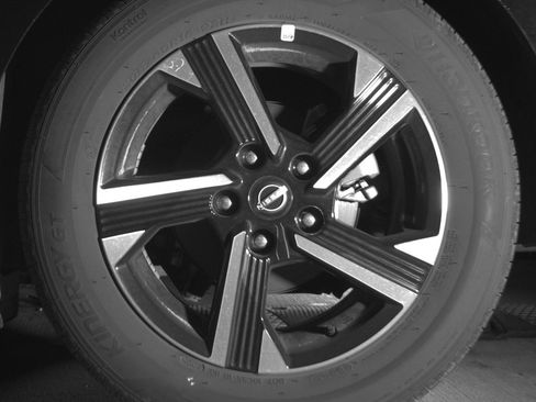 Used 2025 Nissan Sentra SV FWD image 11