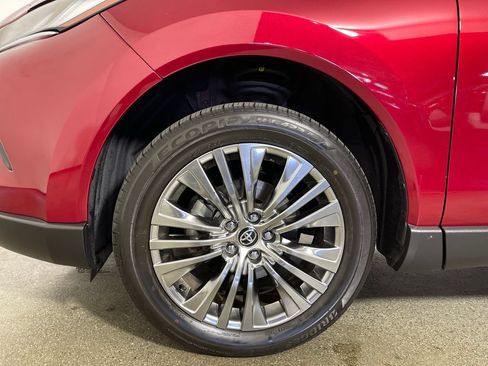 Certified 2024 Toyota Venza Limited AWD/4WD image 11