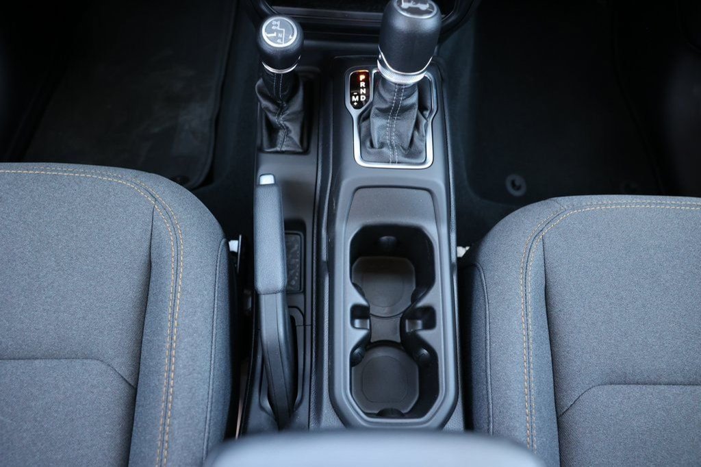 Used 2024 Jeep Wrangler Unlimited Sport AWD/4WD image 32
