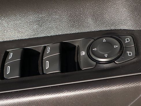 Used 2023 Chevrolet Silverado 1500 Custom image 17