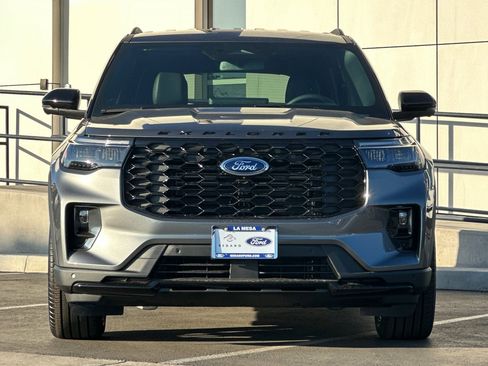 New 2026 Ford Explorer ST-Line w/ ST-Line Street Pack image 8