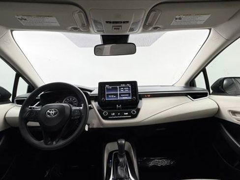 Used 2022 Toyota Corolla LE FWD image 23