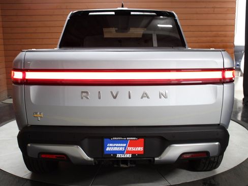 Used 2023 Rivian R1T Adventure image 10