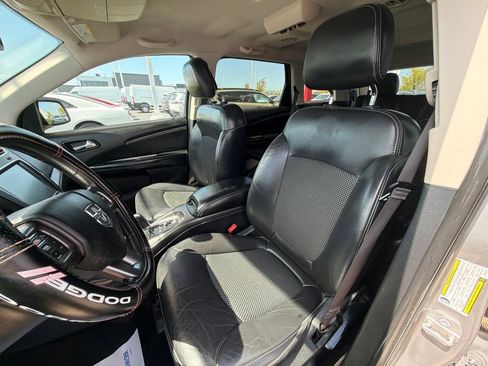 Used 2019 Dodge Journey Crossroad FWD image 12