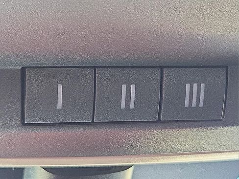 Used 2018 RAM 2500 Laramie w/ Off Road Package image 20