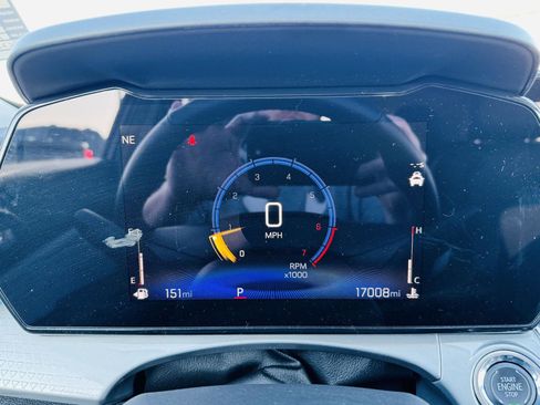 Used 2025 Chevrolet Trax LT w/ LT Convenience Package image 17