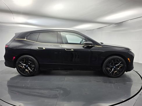 Certified 2023 BMW iX M60 image 3