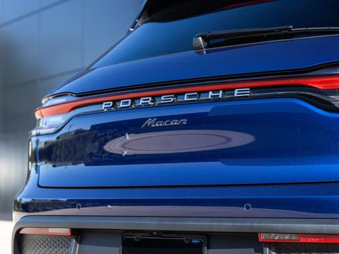 Certified 2026 Porsche Macan AWD/4WD image 14