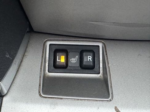 Used 2011 Toyota Camry SE image 19