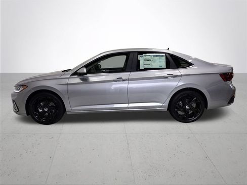 New 2026 Volkswagen Jetta SE FWD image 9