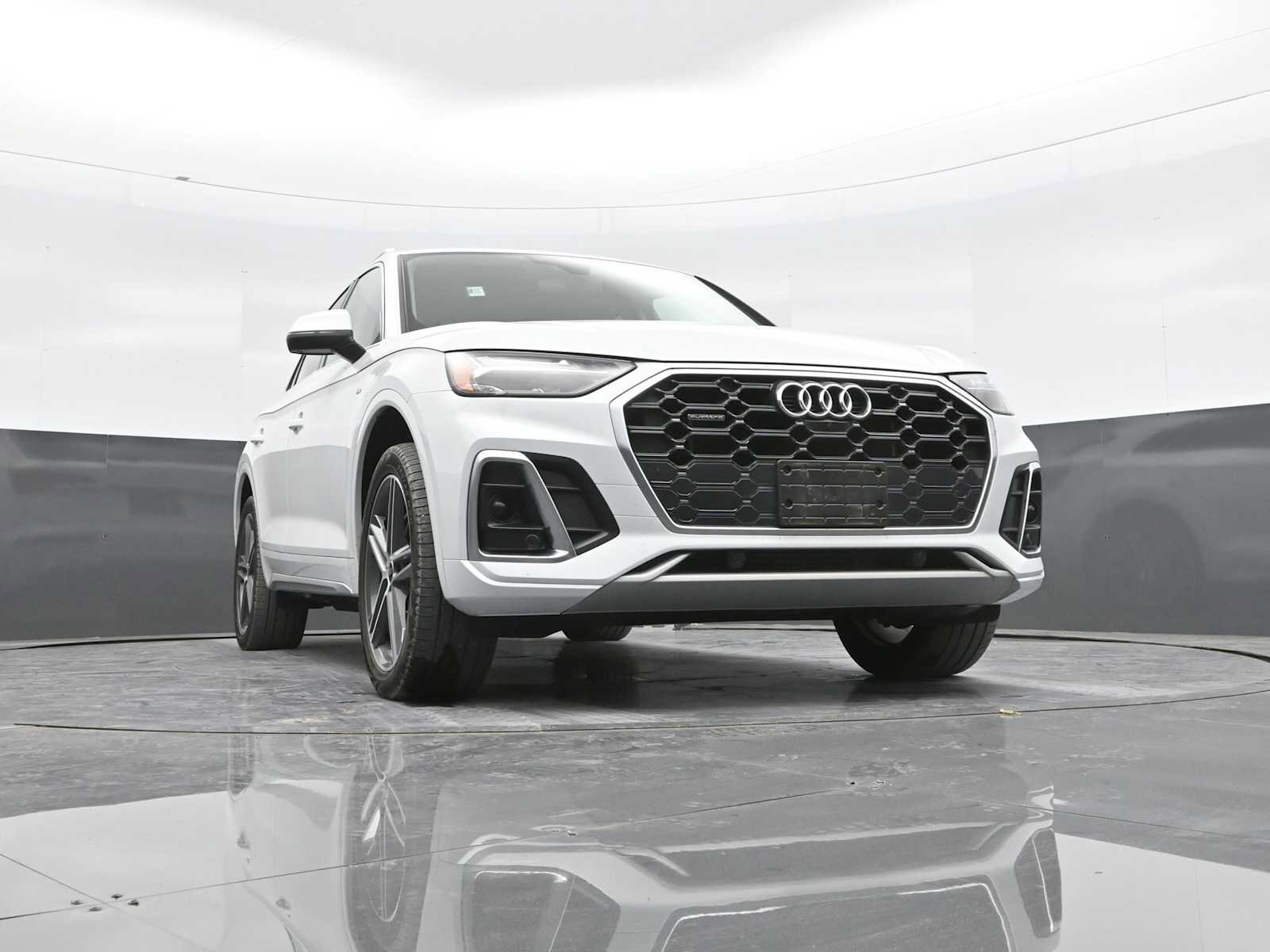 Used 2021 Audi Q5 e Premium Plus AWD/4WD image 33