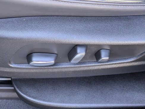 Certified 2025 Cadillac XT6 Premium Luxury w/ Platinum Package image 23