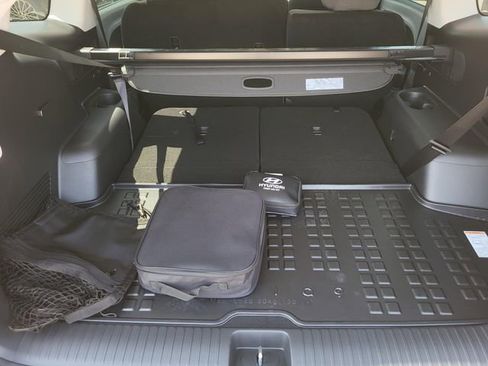 New 2026 Hyundai Ioniq 9 SE image 8