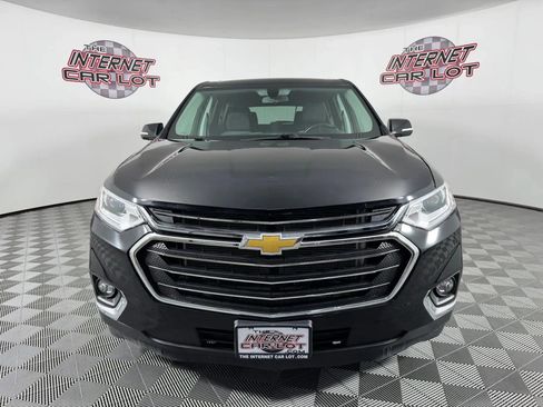 Used 2020 Chevrolet Traverse LT w/ LPO, Black Accent Package AWD/4WD image 2