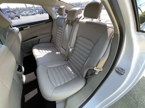 Used 2020 Ford Fusion SEL FWD image 34