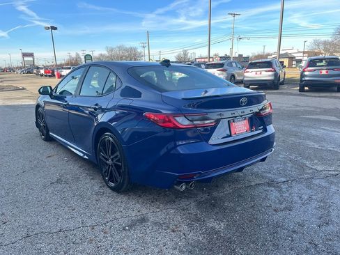 Used 2025 Toyota Camry XSE image 3
