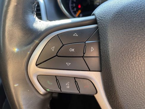 Used 2018 Jeep Grand Cherokee Laredo AWD/4WD image 21