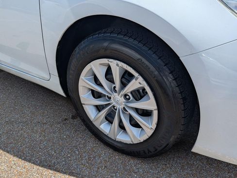 Used 2016 Toyota Camry LE FWD image 4