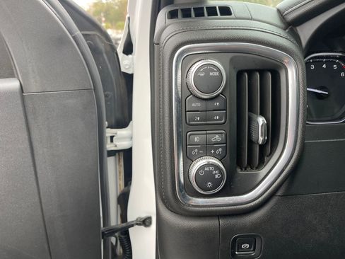 Used 2020 GMC Sierra 1500 Elevation w/ Elevation Convenience Package image 18