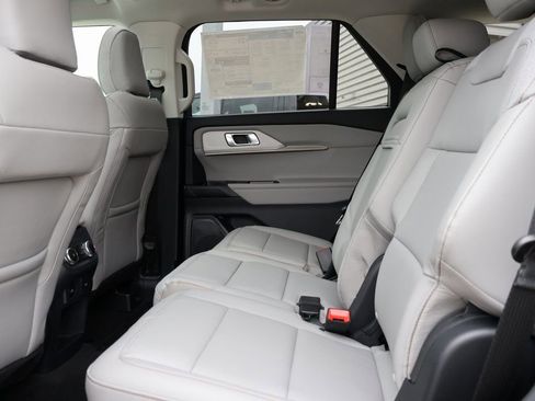 New 2026 Ford Explorer Active w/ Active Comfort Package image 19