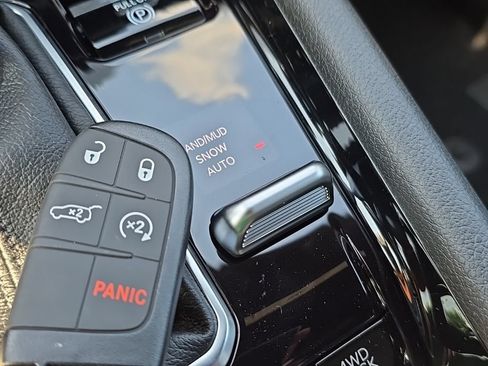 New 2026 Jeep Compass Limited AWD/4WD image 36