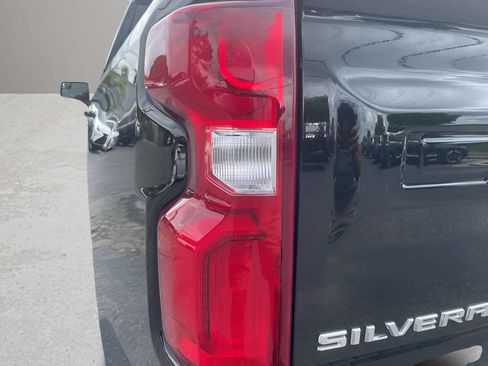 Used 2022 Chevrolet Silverado 1500 RST AWD/4WD image 34
