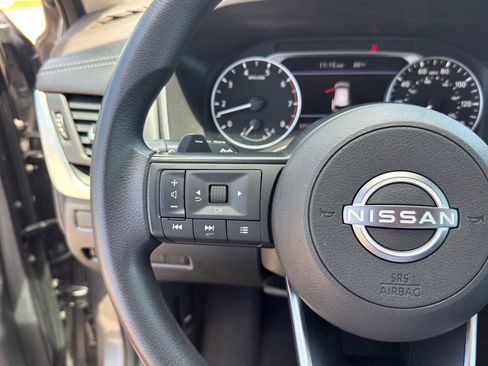 Used 2023 Nissan Rogue S AWD/4WD image 18