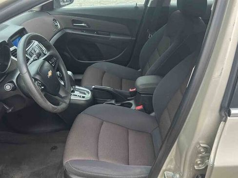 Used 2016 Chevrolet Cruze LT FWD image 11