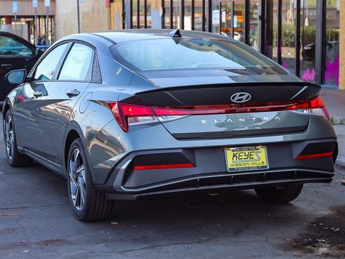 New 2025 Hyundai Elantra Sport image 6