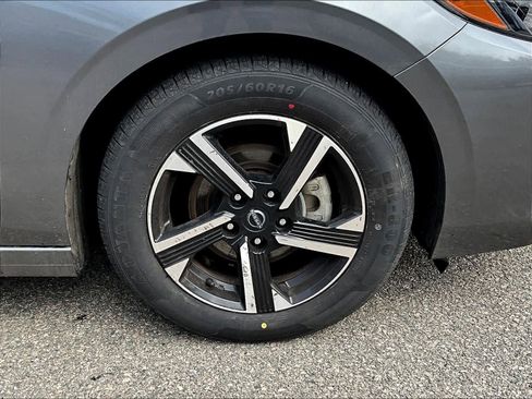 Used 2024 Nissan Sentra SV image 4