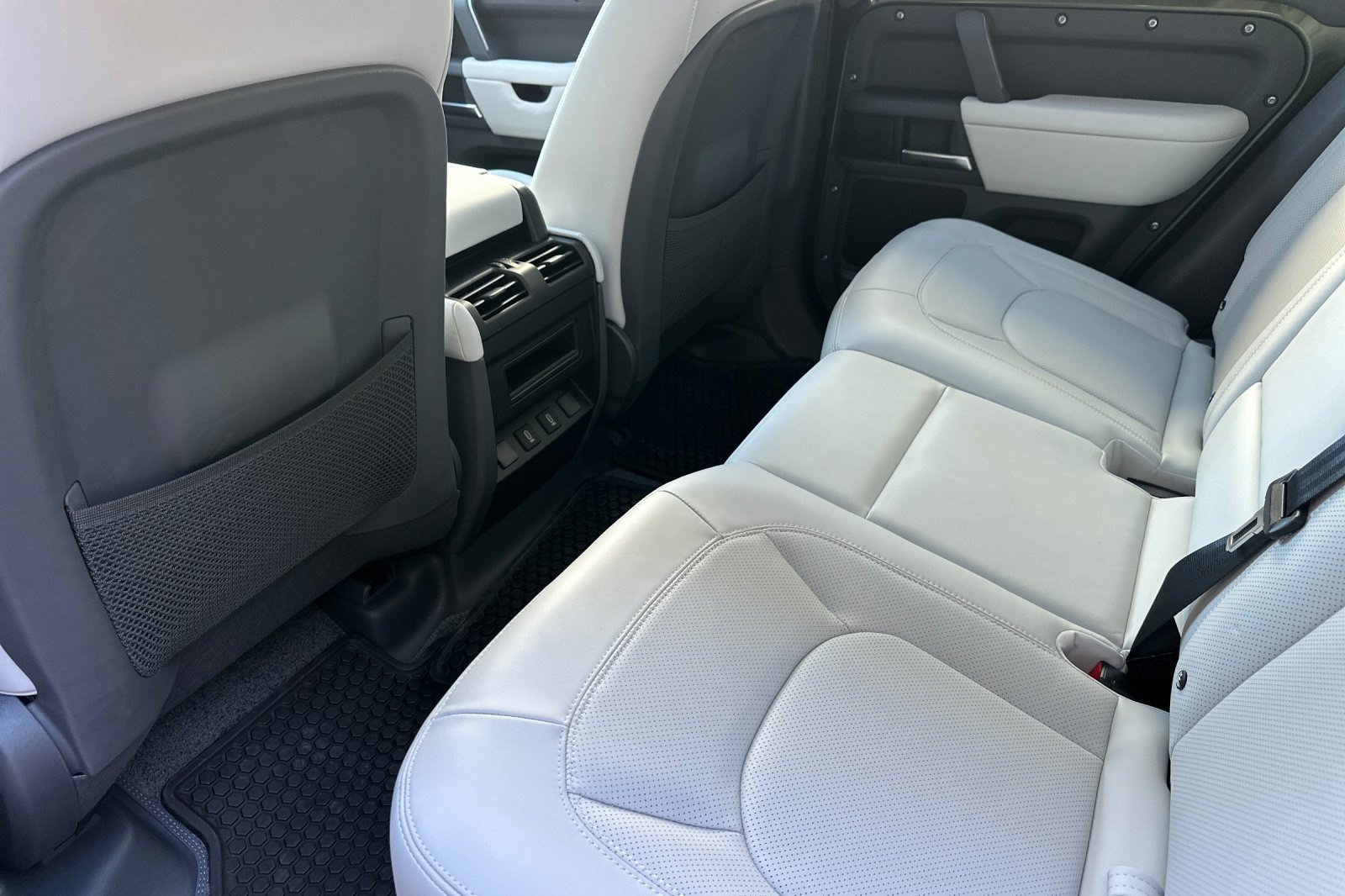New 2026 Land Rover Defender 110 S AWD/4WD image 25