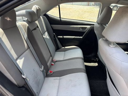 Used 2017 Toyota Corolla LE FWD image 17