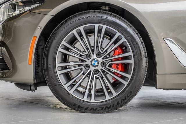 Used 2017 BMW 540i RWD image 13