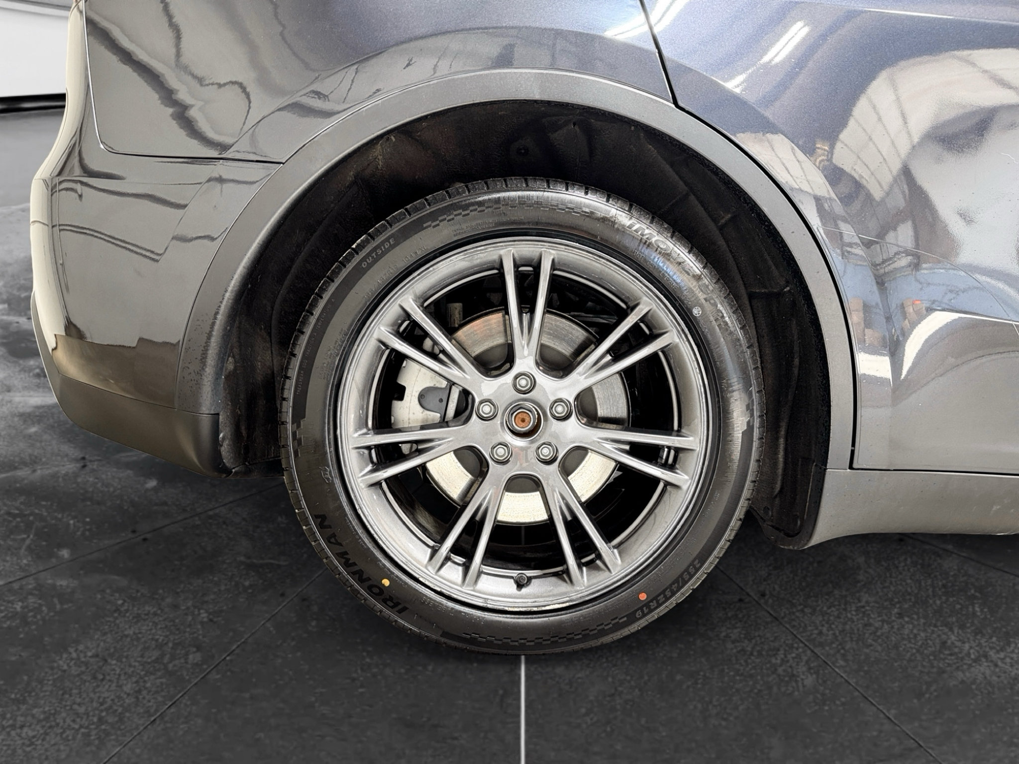 Used 2024 Tesla Model Y Long Range AWD/4WD image 34