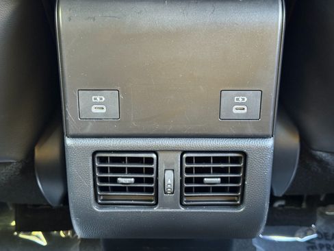 Used 2024 Toyota bZ4X FWD image 32