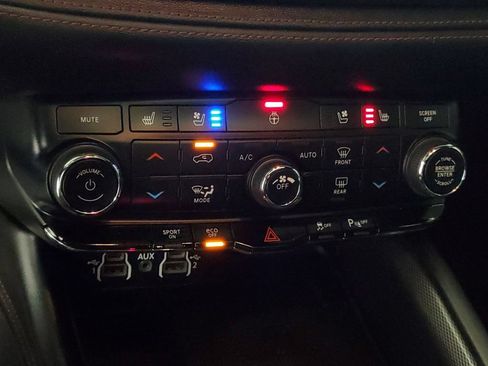 Used 2022 Dodge Durango R/T AWD/4WD image 22