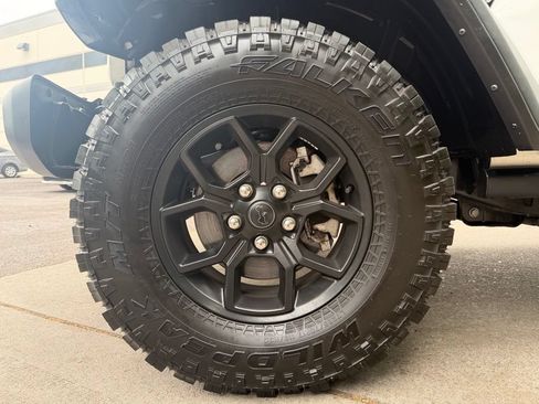Used 2024 Jeep Wrangler Unlimited Sport AWD/4WD image 16