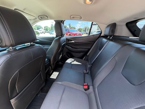 Used 2023 Buick Encore GX Preferred w/ Cold Weather Comfort Package AWD/4WD image 5