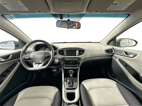 Used 2018 Hyundai Ioniq SEL image 3