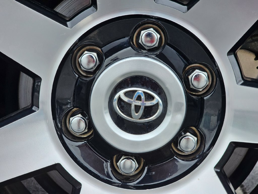 Used 2020 Toyota 4Runner TRD Off-Road AWD/4WD image 11