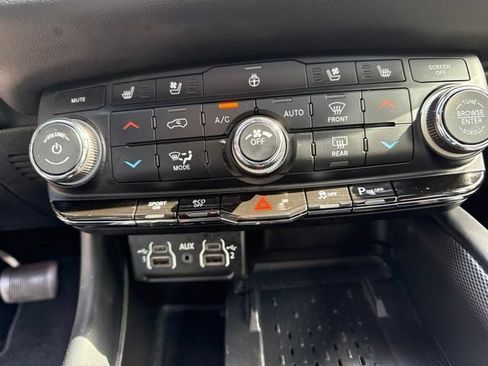 Used 2025 Dodge Durango R/T AWD/4WD image 8