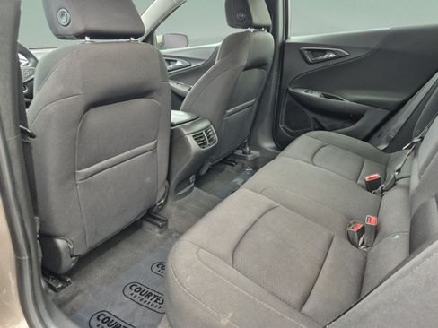 Used 2020 Chevrolet Malibu LT FWD image 16