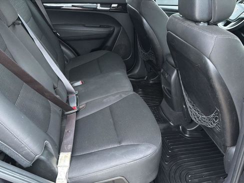 Used 2014 Kia Sorento LX image 37