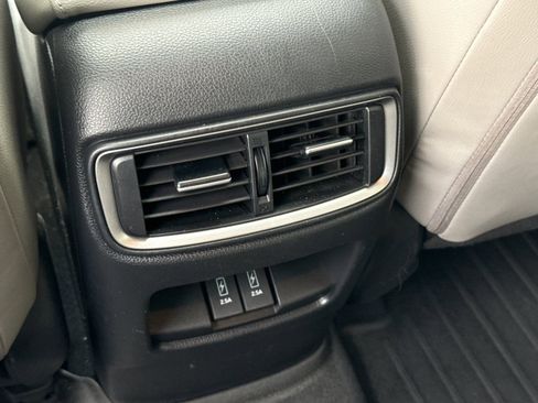 Used 2018 Honda CR-V Touring image 13