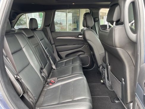 Used 2020 Jeep Grand Cherokee Overland AWD/4WD image 22