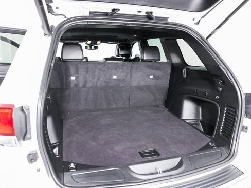 Used 2022 Jeep Grand Cherokee Limited image 18