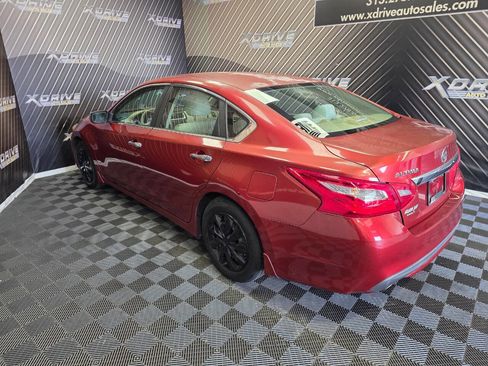 Used 2016 Nissan Altima 2.5 S w/ Interior Lighting Package FWD image 10